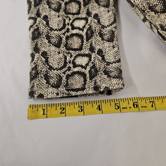 Good American Good Legs High Rise Snakeskin Jeans Sz 12 / 31 NWT - Picture 12 of 12
